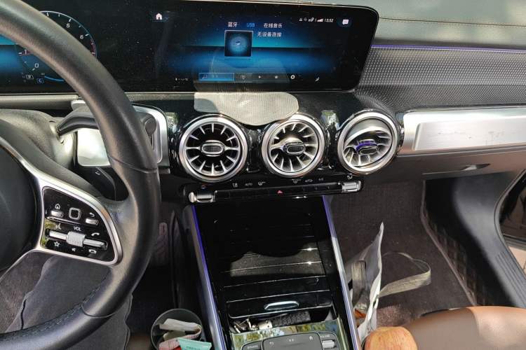 Used Mercedes-Benz GLB 2022 Updated GLB 200 Fashion Edition Audio And AC Panel