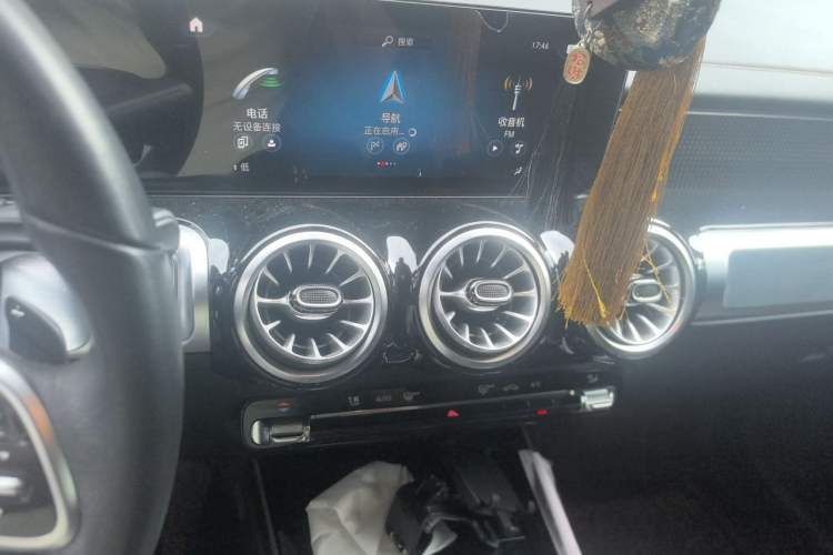 Used Mercedes-Benz GLB 2022 Updated GLB 200 Fashion Edition Audio And AC Panel