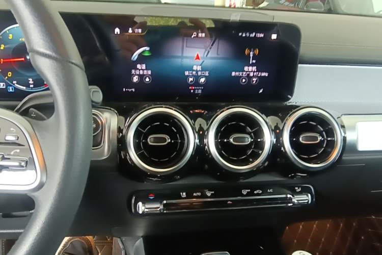 Used Mercedes-Benz GLB 2022 Second Facelift GLB 200 Dynamic Edition Audio And AC Panel