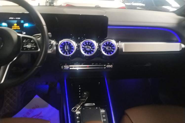 Used Mercedes-Benz GLB 2022 Refresh GLB 200 Dynamic Edition Audio And AC Panel