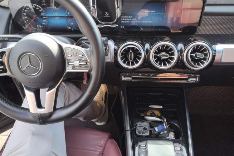 Used Mercedes-Benz GLB 2022 GLB 200 Dynamic Edition Audio And AC Panel
