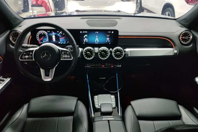 Used Mercedes-Benz GLB 2022 GLB 200 Dynamic Edition Center Console