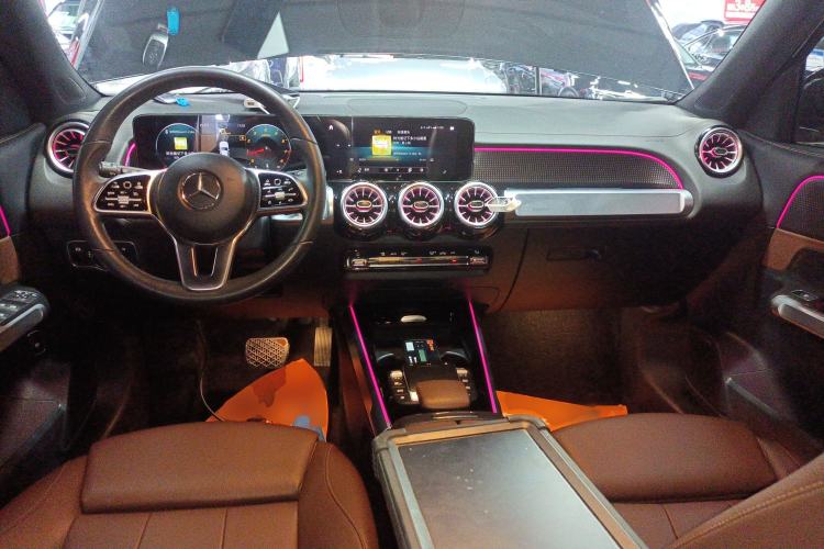 Used Mercedes-Benz GLB 2022 Updated GLB 200 Fashion Edition Center Console