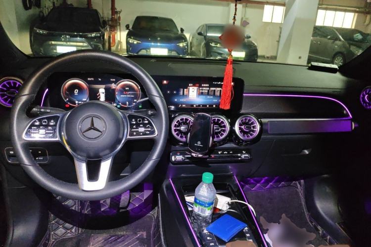 Used Mercedes-Benz GLB 2022 GLB 220 Fashion Model Center Console