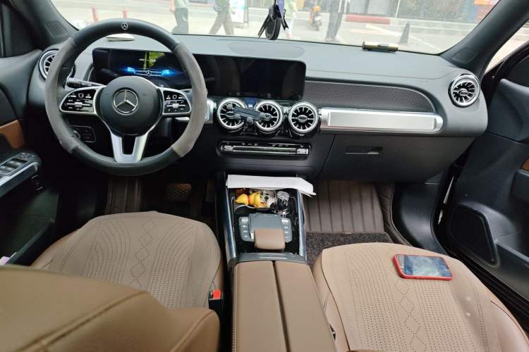 Used Mercedes-Benz GLB 2022 GLB 220 Dynamic Edition Center Console