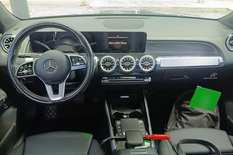 Used Mercedes-Benz GLB 2022 GLB 200 Dynamic Edition Center Console