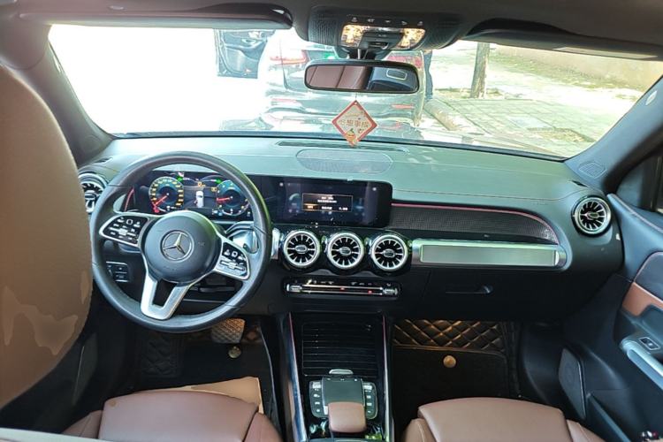 Used Mercedes-Benz GLB 2022 GLB 200 Stylish Edition Center Console