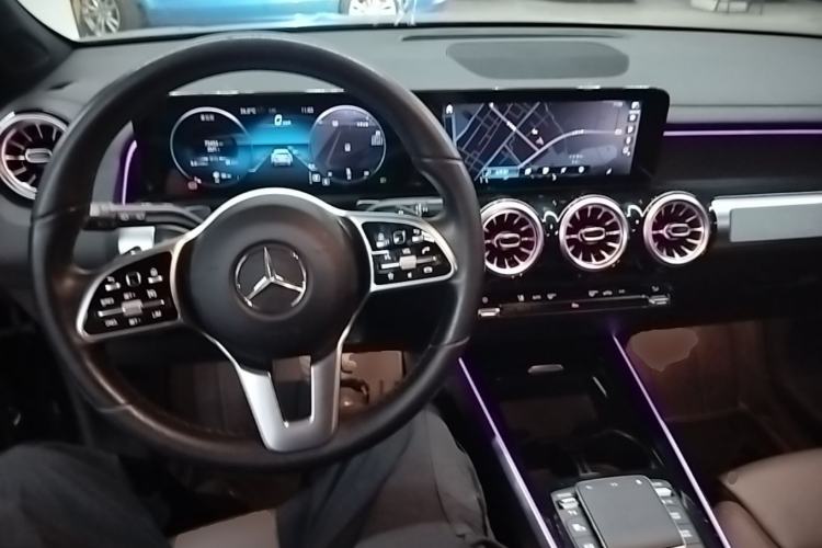 Used Mercedes-Benz GLB 2022 GLB 200 Stylish Edition Center Console