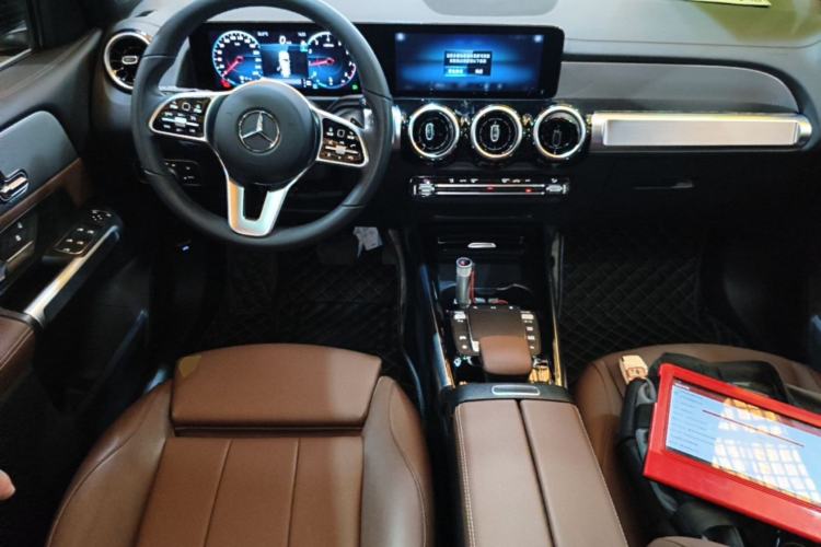 Used Mercedes-Benz GLB 2022 Second Facelift GLB 200 Dynamic Edition Center Console