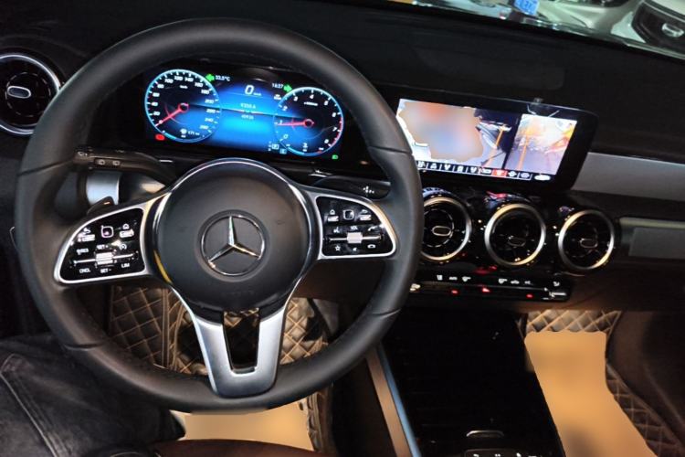 Used Mercedes-Benz GLB 2022 Second Facelift GLB 200 Dynamic Edition Center Console