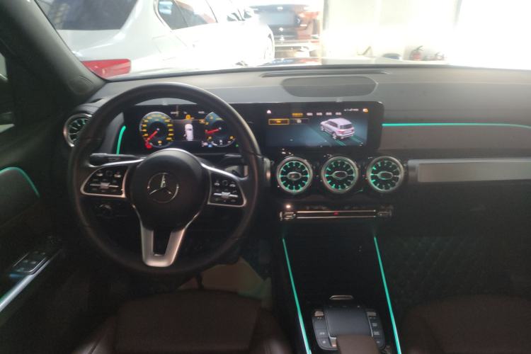 Used Mercedes-Benz GLB 2022 Second Facelift GLB 200 Dynamic Edition Center Console