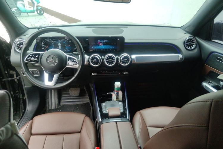 Used Mercedes-Benz GLB 2022 GLB 220 4MATIC Center Console