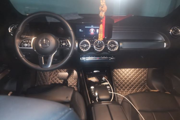 Used Mercedes-Benz GLB 2022 GLB 220 Dynamic Edition Center Console