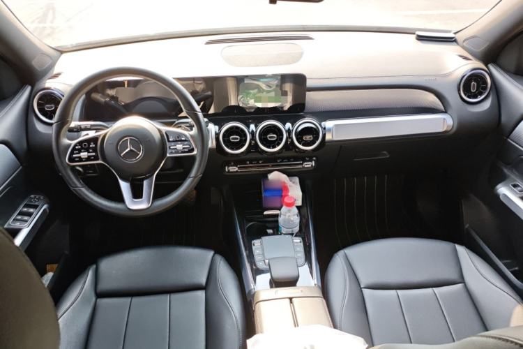 Used Mercedes-Benz GLB 2022 Second Facelift GLB 200 Fashion Edition Center Console