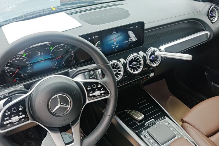 Used Mercedes-Benz GLB 2022 Updated GLB 200 Fashion Edition Center Console