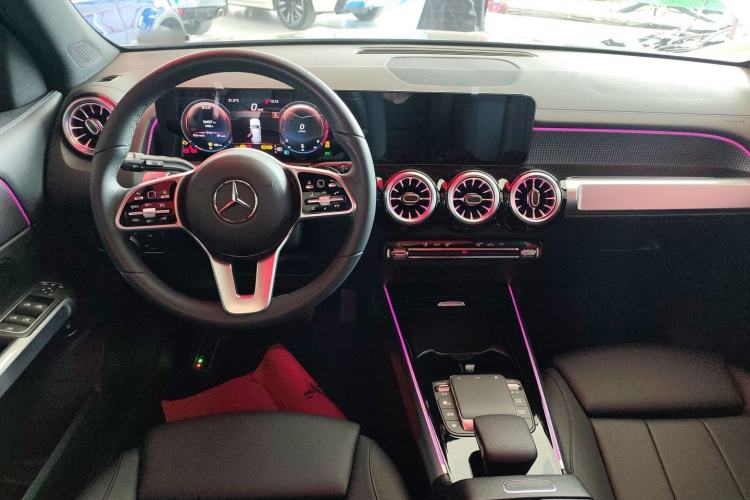 Used Mercedes-Benz GLB 2022 Updated GLB 200 Fashion Edition Center Console