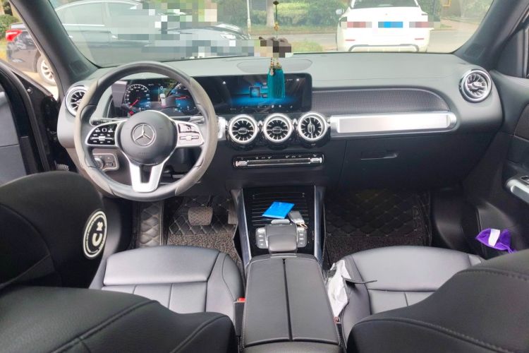 Used Mercedes-Benz GLB 2022 GLB 220 Dynamic Edition Center Console