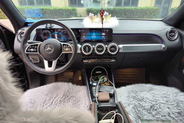 Used Mercedes-Benz GLB 2022 GLB 220 Dynamic Edition Center Console
