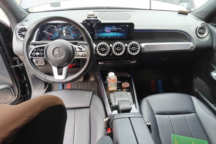 Used Mercedes-Benz GLB 2022 GLB 220 4MATIC Center Console