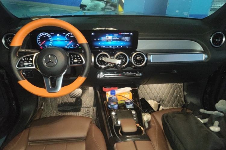 Used Mercedes-Benz GLB 2022 Second Facelift GLB 200 Fashion Edition Center Console