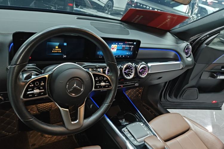 Used Mercedes-Benz GLB 2022 Updated GLB 200 Fashion Edition Center Console