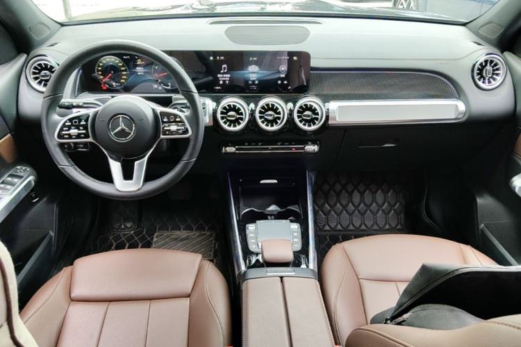 Used Mercedes-Benz GLB 2022 GLB 220 Dynamic Edition Center Console