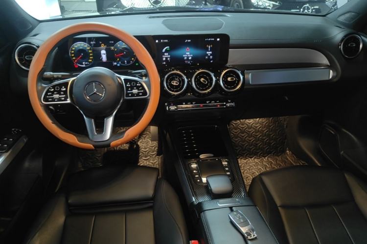 Used Mercedes-Benz GLB 2022 Second Facelift GLB 200 Fashion Edition Center Console