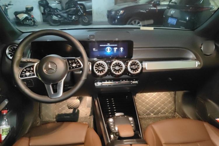 Used Mercedes-Benz GLB 2022 GLB 220 Dynamic Edition Center Console