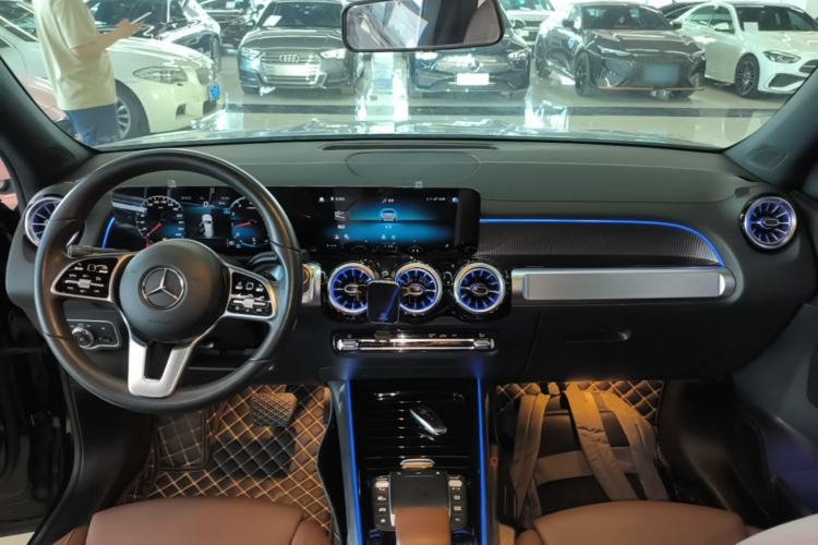 Used Mercedes-Benz GLB 2022 Updated GLB 200 Fashion Edition Center Console