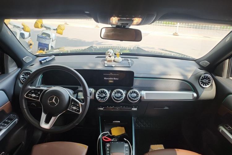 Used Mercedes-Benz GLB 2022 Second Facelift GLB 200 Fashion Edition Center Console
