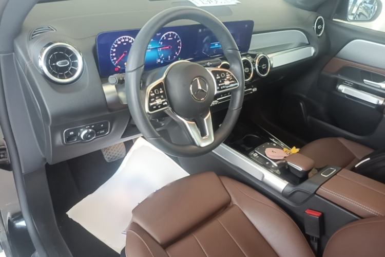 Used Mercedes-Benz GLB 2022 Second Facelift GLB 200 Dynamic Edition Center Console