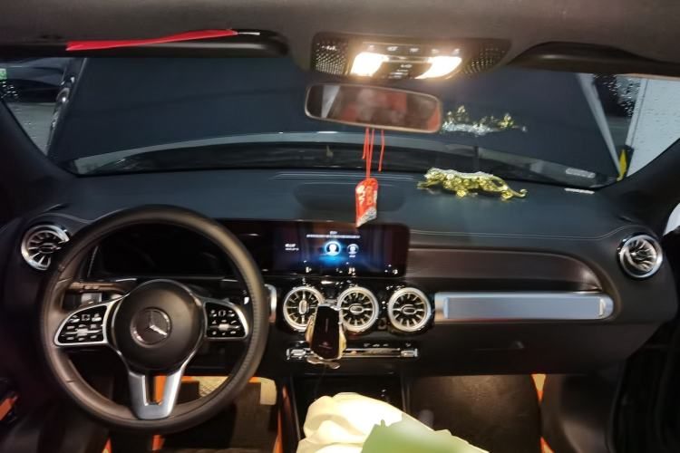Used Mercedes-Benz GLB 2022 GLB 200 Dynamic Edition Center Console