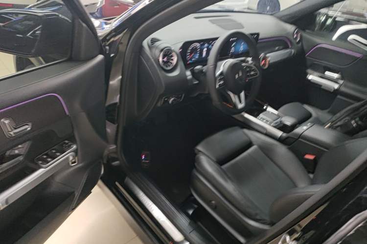 Used Mercedes-Benz GLB 2022 GLB 200 Dynamic Edition Driver Seat