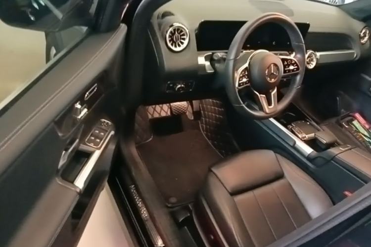 Used Mercedes-Benz GLB 2022 Updated GLB 200 Fashion Edition Driver Seat
