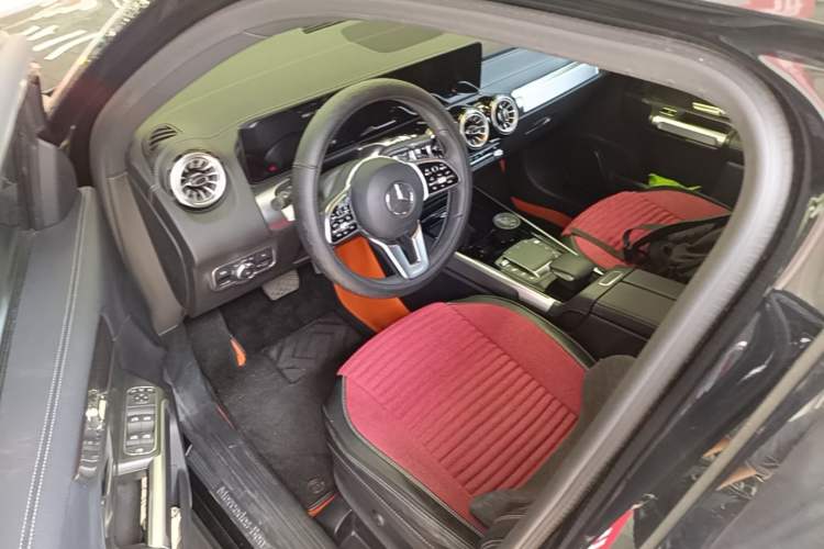 Used Mercedes-Benz GLB 2022 Refresh GLB 200 Dynamic Edition Driver Seat