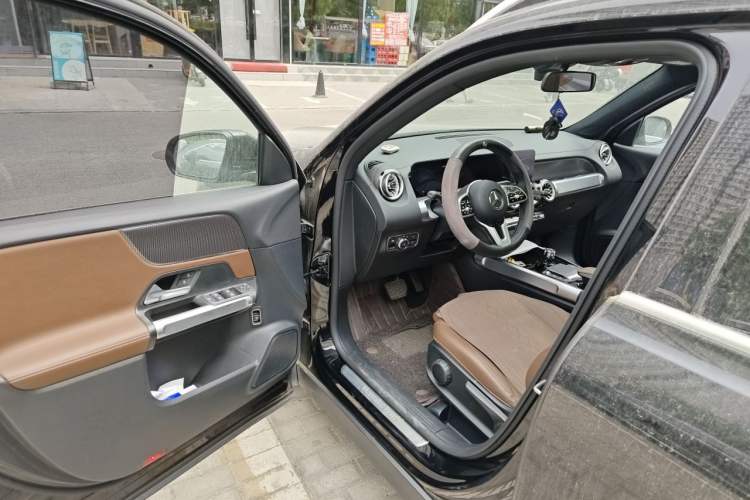 Used Mercedes-Benz GLB 2022 GLB 220 Dynamic Edition Driver Seat