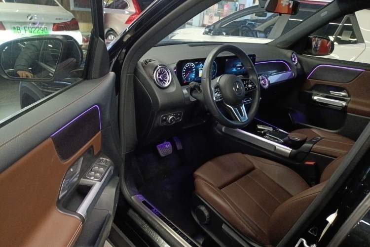 Used Mercedes-Benz GLB 2022 GLB 220 Dynamic Edition Driver Seat
