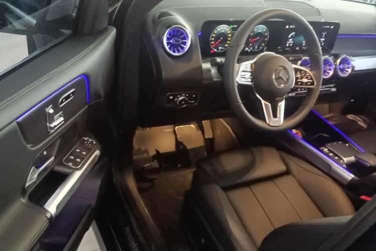 Used Mercedes-Benz GLB 2022 Refresh GLB 200 Dynamic Edition Driver Seat