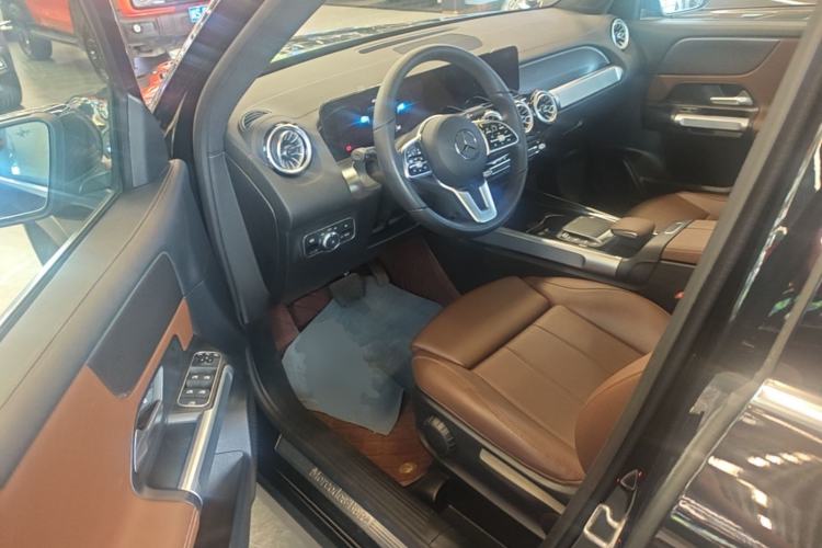 Used Mercedes-Benz GLB 2022 GLB 220 Dynamic Edition Driver Seat
