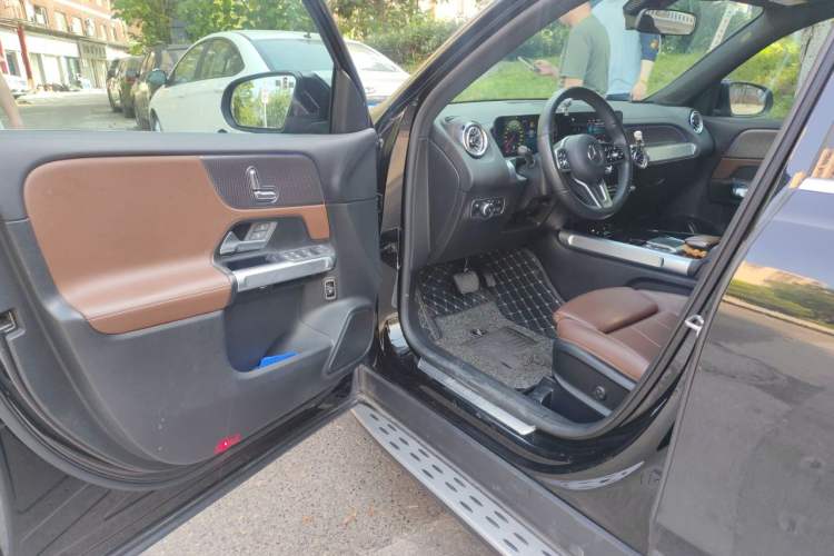 Used Mercedes-Benz GLB 2022 GLB 200 Dynamic Edition Driver Seat