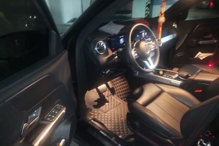 Used Mercedes-Benz GLB 2022 GLB 220 Dynamic Edition Driver Seat