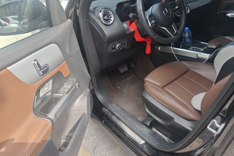 Used Mercedes-Benz GLB 2022 Second Facelift GLB 200 Fashion Edition Driver Seat