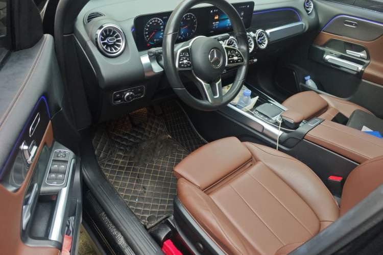 Used Mercedes-Benz GLB 2022 Updated GLB 200 Fashion Edition Driver Seat