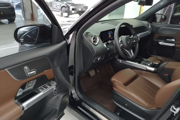 Used Mercedes-Benz GLB 2022 Updated GLB 200 Fashion Edition Driver Seat