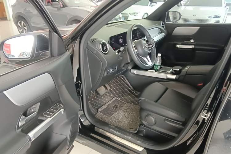 Used Mercedes-Benz GLB 2022 Second Facelift GLB 200 Dynamic Edition Driver Seat