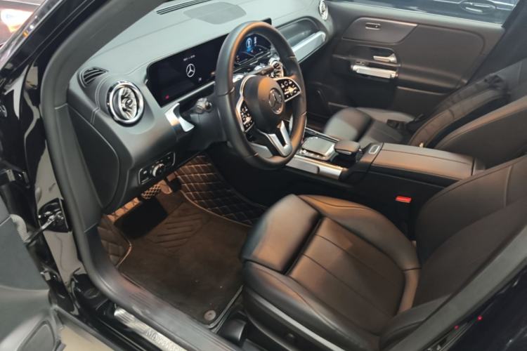 Used Mercedes-Benz GLB 2022 Updated GLB 200 Fashion Edition Driver Seat