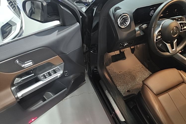 Used Mercedes-Benz GLB 2022 Refresh GLB 200 Dynamic Edition Driver Seat