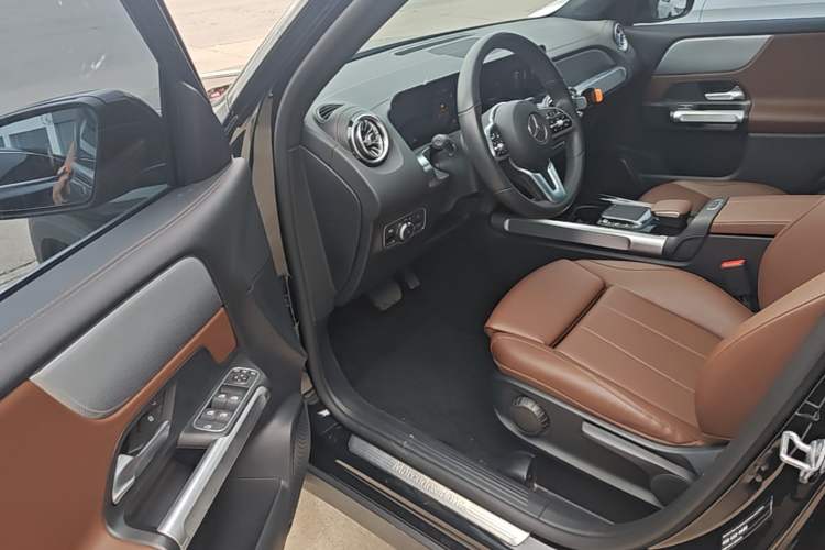 Used Mercedes-Benz GLB 2022 Second Facelift GLB 200 Fashion Edition Driver Seat
