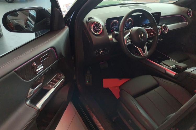 Used Mercedes-Benz GLB 2022 Updated GLB 200 Fashion Edition Driver Seat