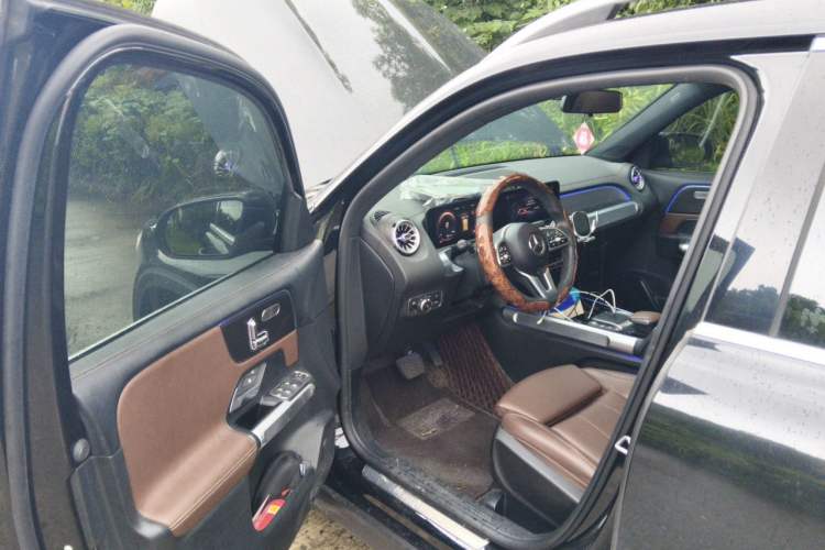 Used Mercedes-Benz GLB 2022 Second Facelift GLB 200 Fashion Edition Driver Seat